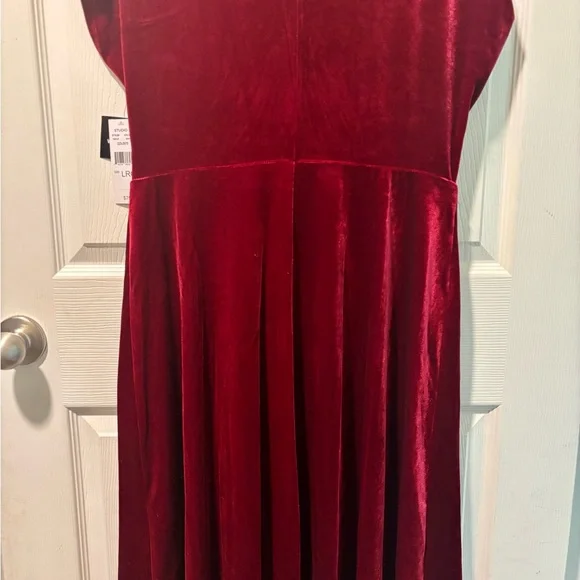 Studio One New York Red Dress - Picture 6 of 7